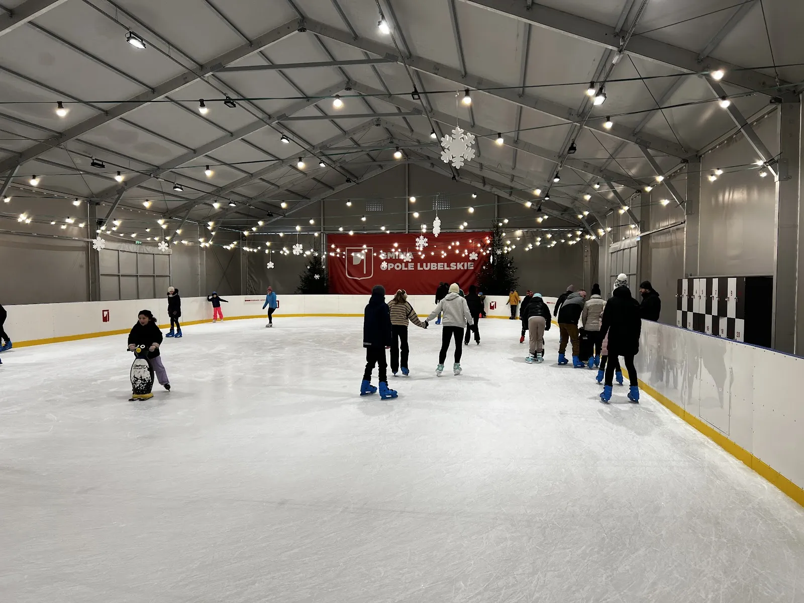 The ice at Lodowisko Opole Lubelskie, in a photo from its Google Maps listing. — Lodowisko Opole Lubelskie