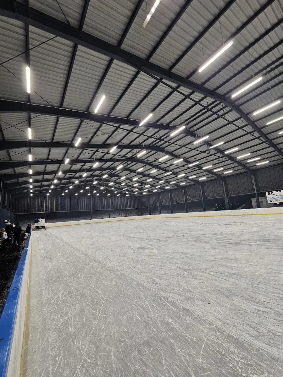 The ice at Lodowisko Orzegów (Burloch Arena), in a photo from its Google Maps listing. — Lodowisko Orzegów (Burloch Arena)
