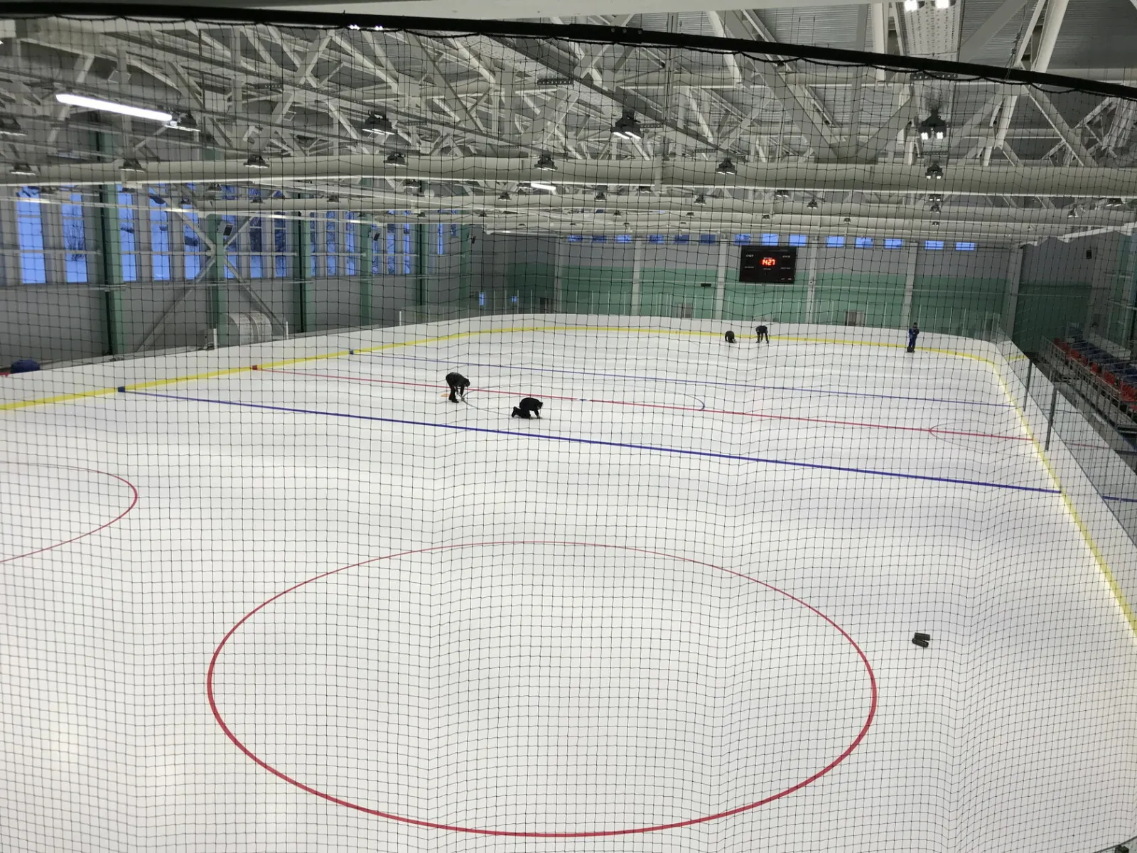 The ice sheet of the Meteor ice arena in Murmansk — Meteor Ice Arena Murmansk