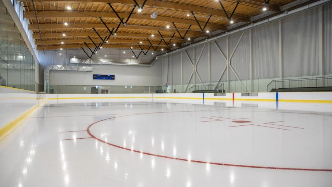 Una de las tres pistas de hielo techadas de North Surrey Sport & Ice Complex. — North Surrey Sport & Ice Complex
