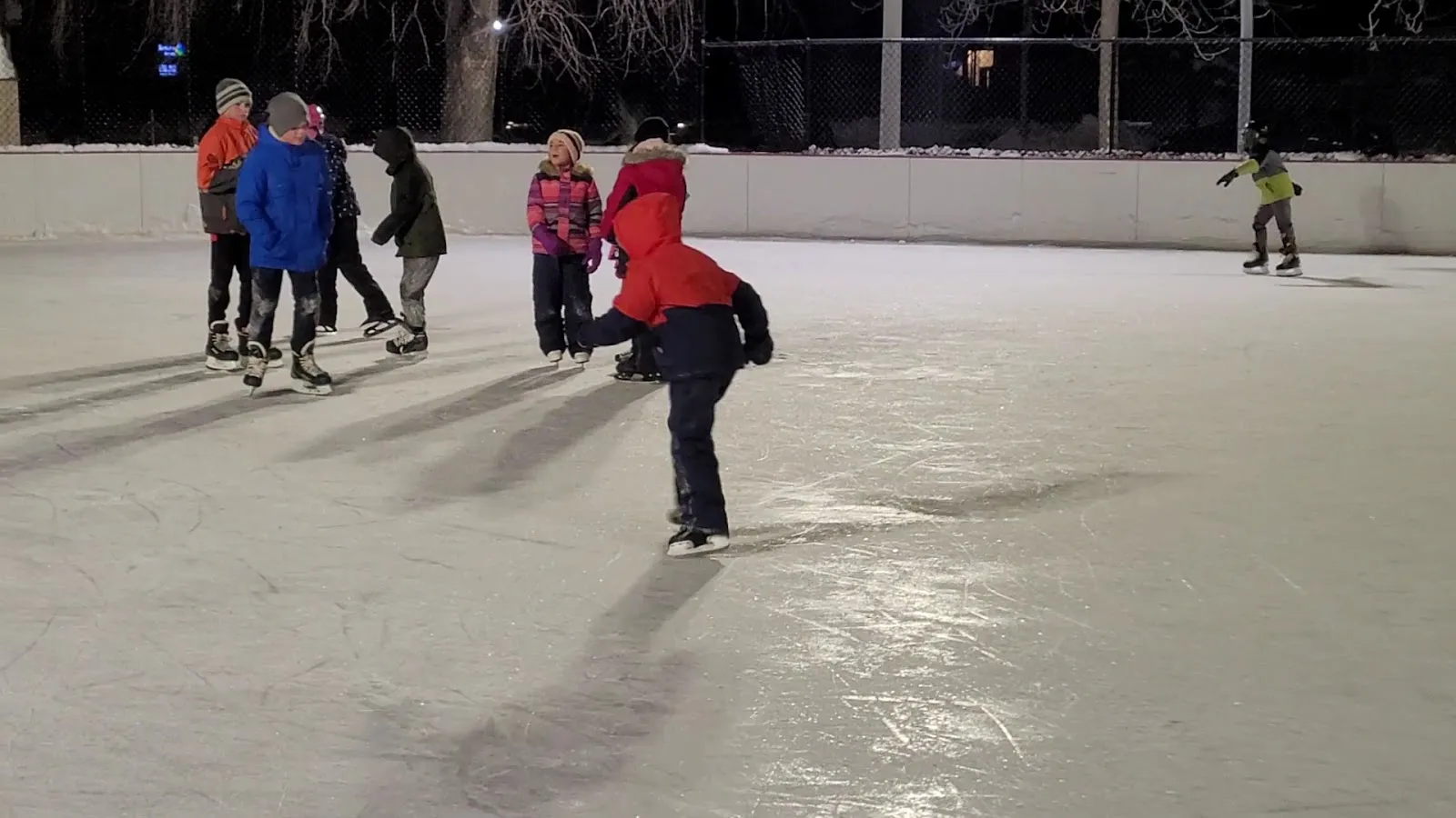 El hielo de Bayshore Park Outdoor Rink, en una foto de su ficha de Google Maps. — Bayshore Park Outdoor Rink