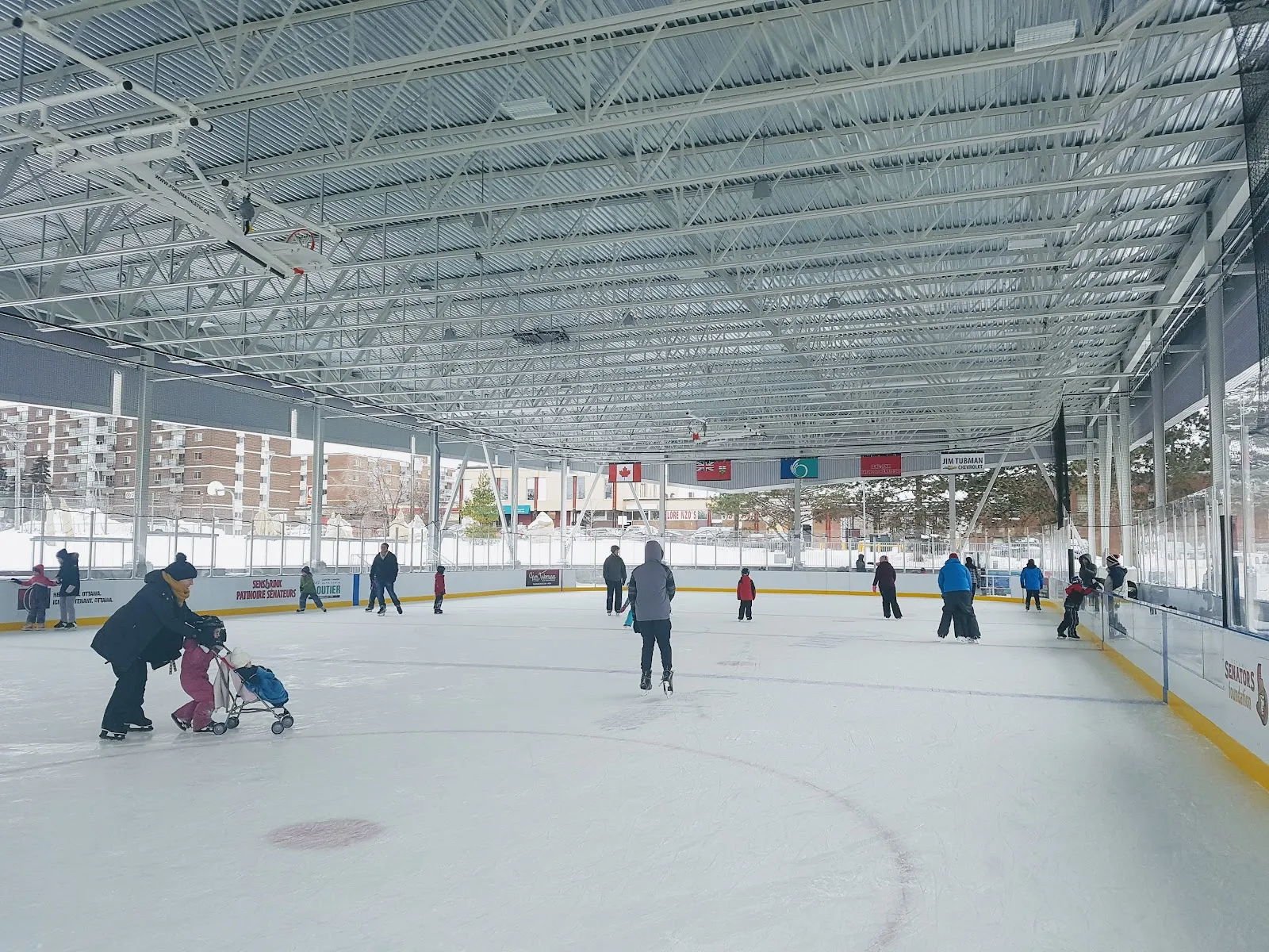 El hielo de Canterbury Park Outdoor Rink, en una foto de su ficha de Google Maps. — Canterbury Park Outdoor Rink