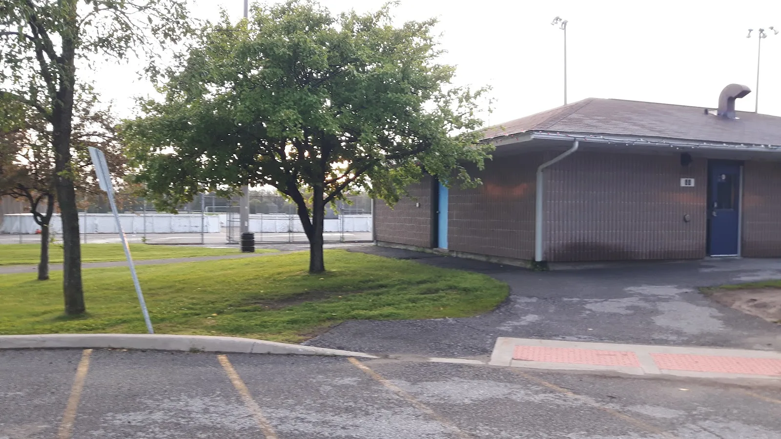 The outside of Dogwood Park and Munster Hamlet Community Centre Outdoor Rink, in a photo from its Google Maps listing. — Dogwood Park and Munster Hamlet Community Centre Outdoor Rink