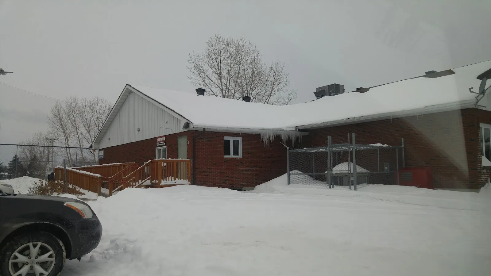 The outside of Fitzroy Harbour Community Centre and Campbell Bicentennial Park Outdoor Rink, in a photo from its Google Maps listing. — Fitzroy Harbour Community Centre and Campbell Bicentennial Park Outdoor Rink