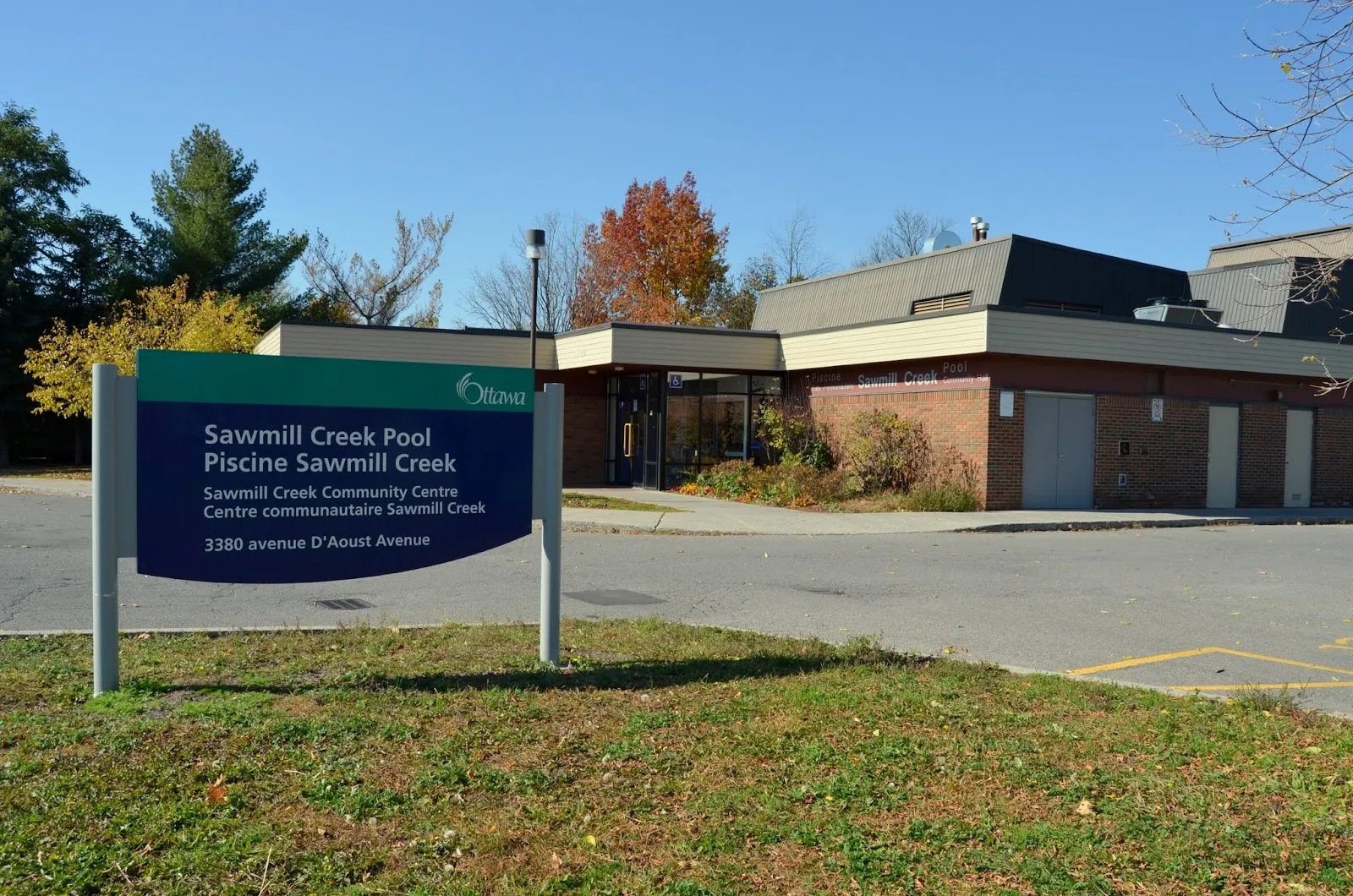 El exterior de Sawmill Creek Pool Park Outdoor Rink, en una foto de su ficha de Google Maps. — Sawmill Creek Pool Park Outdoor Rink