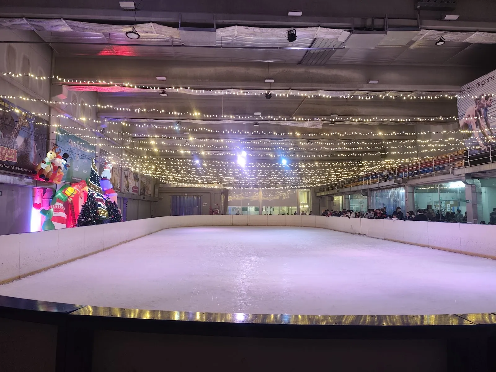 The ice surface of the Pista de Hielo Elche — Pista de Hielo Elche