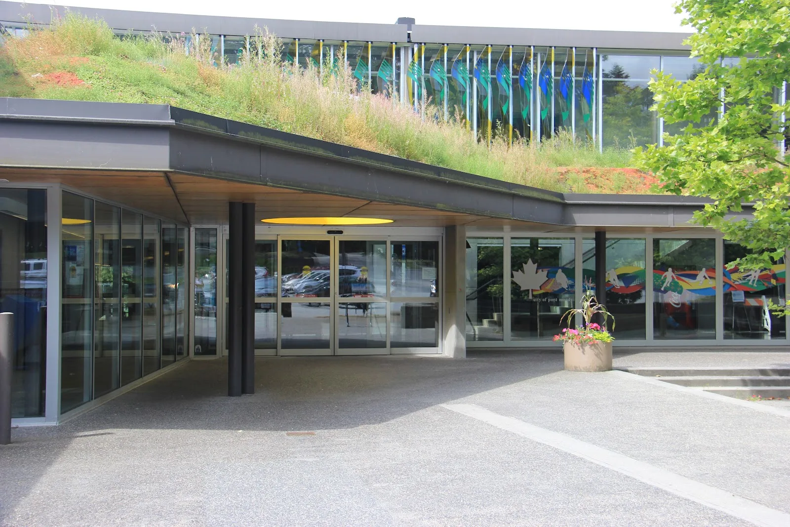 La entrada del Port Moody Recreation Complex — Port Moody Recreation Complex