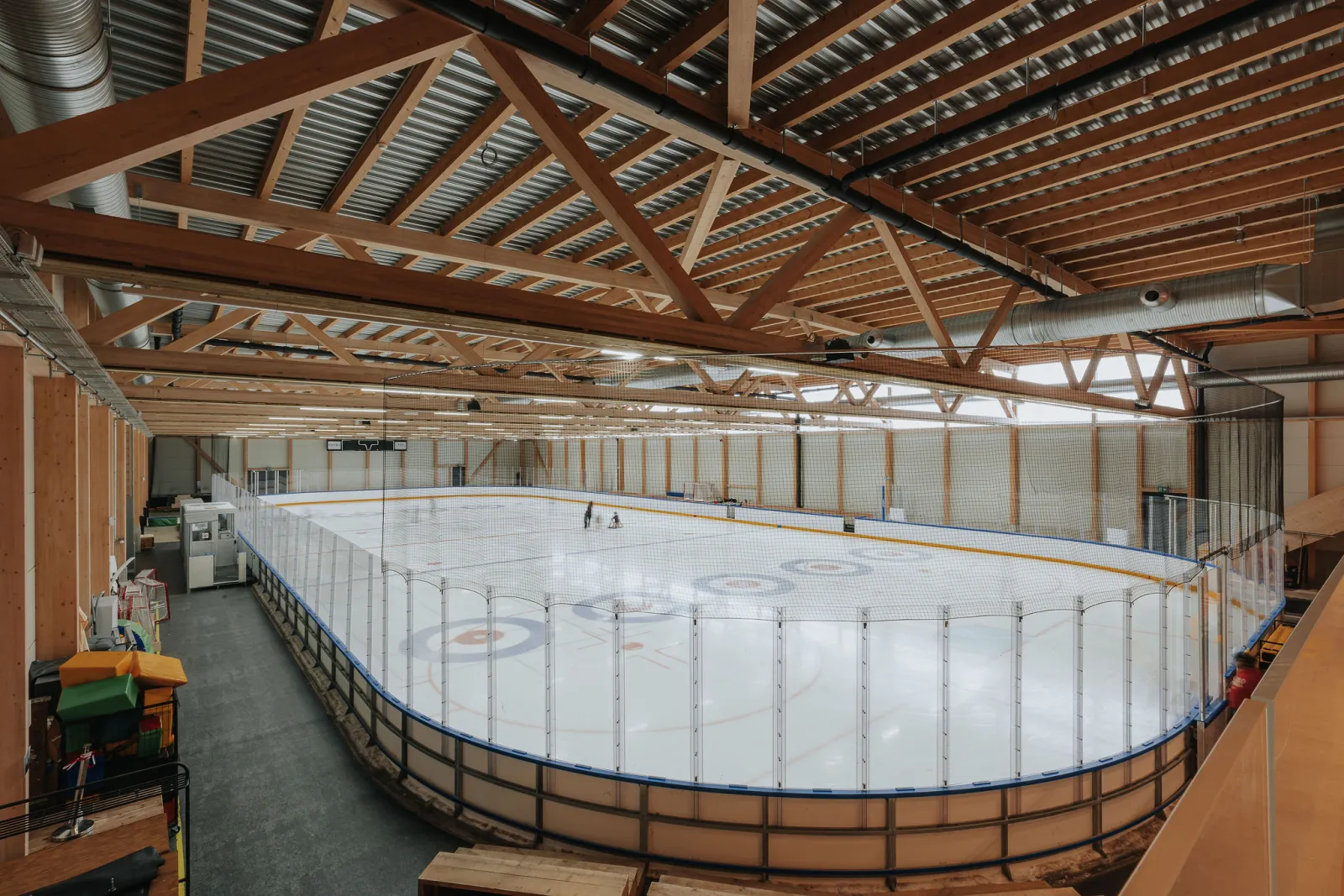 The second sheet of ice of the Raiffeisen Arena under its timber roof — Raiffeisen Arena (Porrentruy)