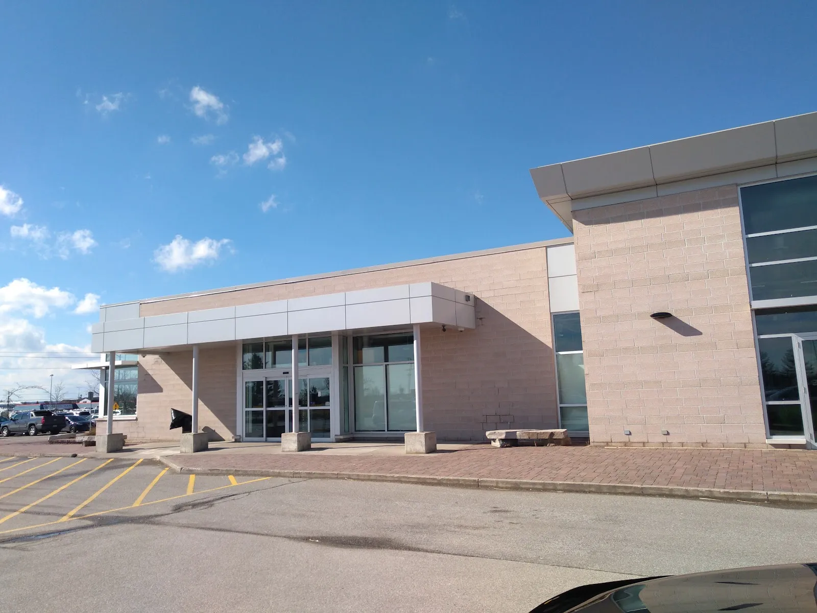 El exterior de Ralph's Rink at Caledon Centre for Recreation and Wellness, en una foto de su ficha de Google Maps. — Ralph's Rink at Caledon Centre for Recreation and Wellness