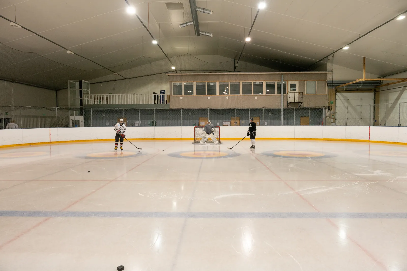 Ice surface inside Ranuan jäähalli — Ranuan jäähalli