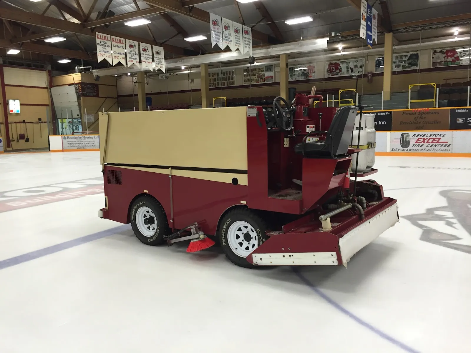 The ice resurfacer on the Revelstoke Forum ice — Revelstoke Forum