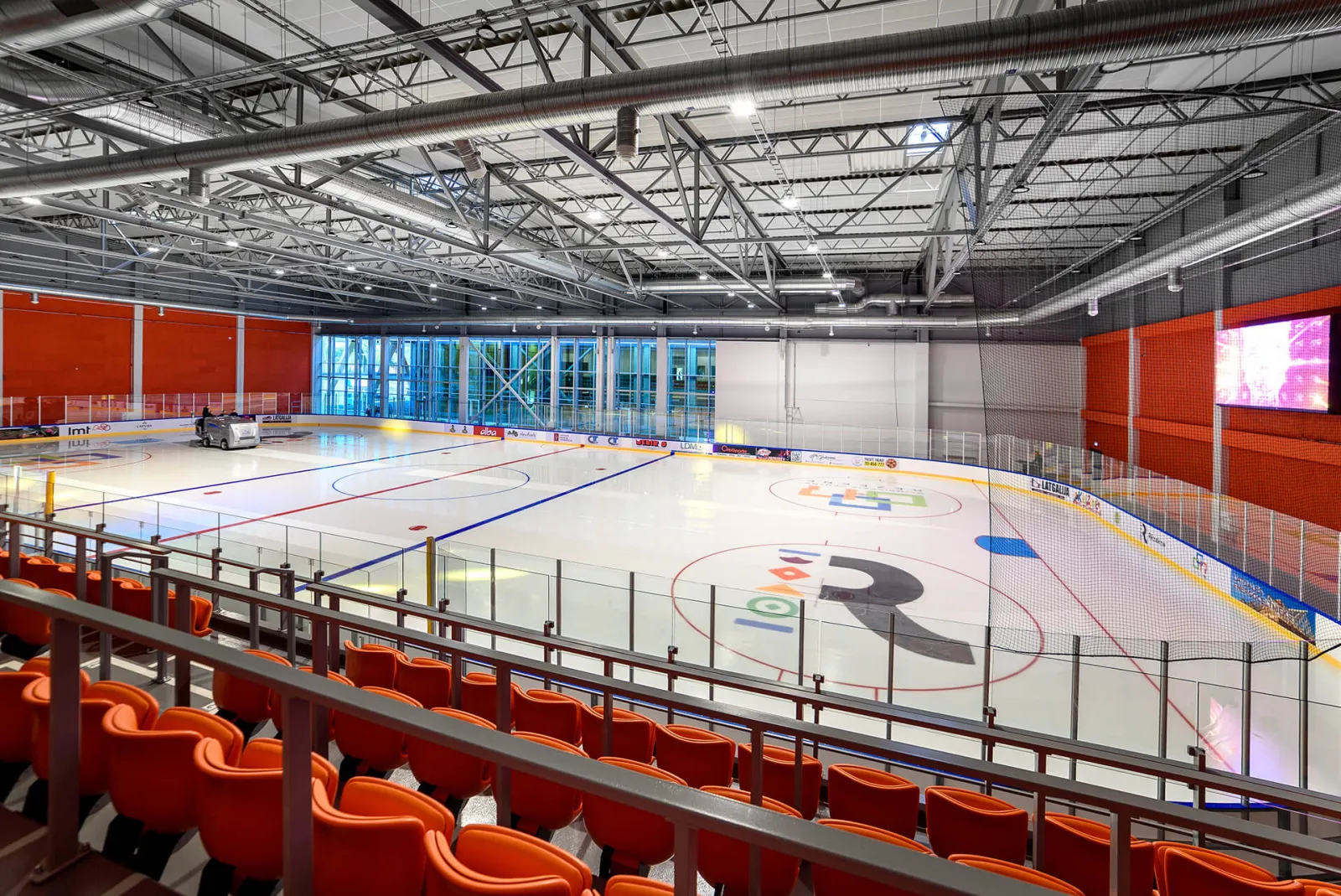 The ice hall of the Rēzekne Olympic Centre seen from the stands — Rēzeknes Olimpiskā centra ledus halle