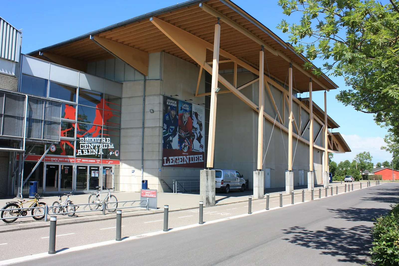 Rødovre Skøjte Arena (dengang Rødovre Centrum Arena), Rødovre Parkvej — Rødovre Skøjte Arena