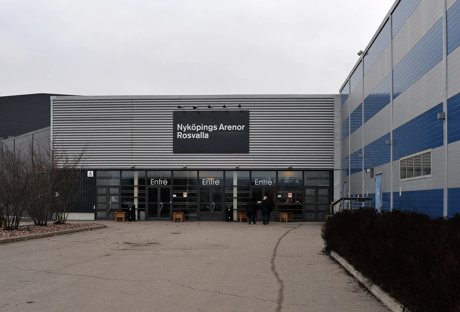 Entrén till Nyköpings Arenor Rosvalla – Rosvalla ishallar
