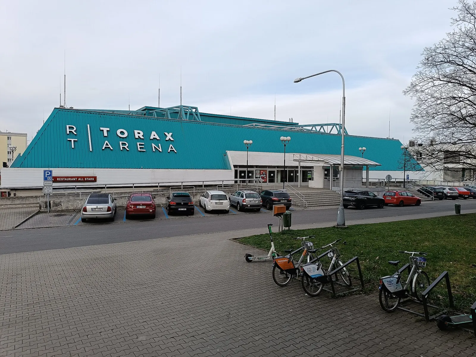 Budova RT Torax Areny v ulici Čkalovova v Ostravě-Porubě – RT Torax Arena (Zimák Poruba)