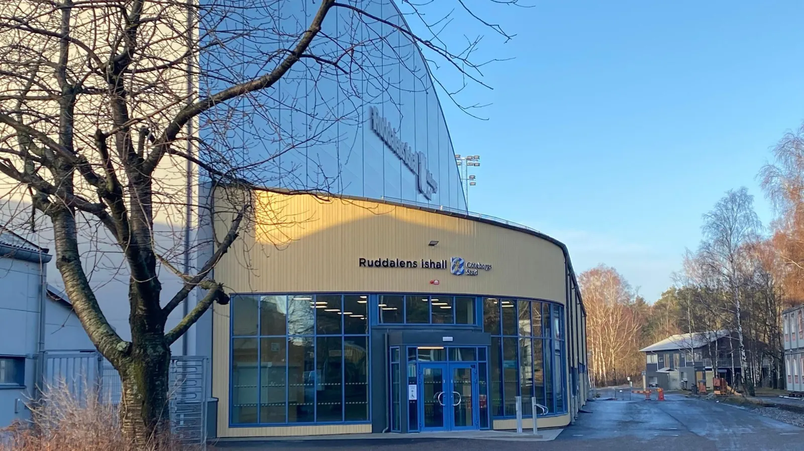 Ruddalens ishall, entrance — Ruddalens ishall