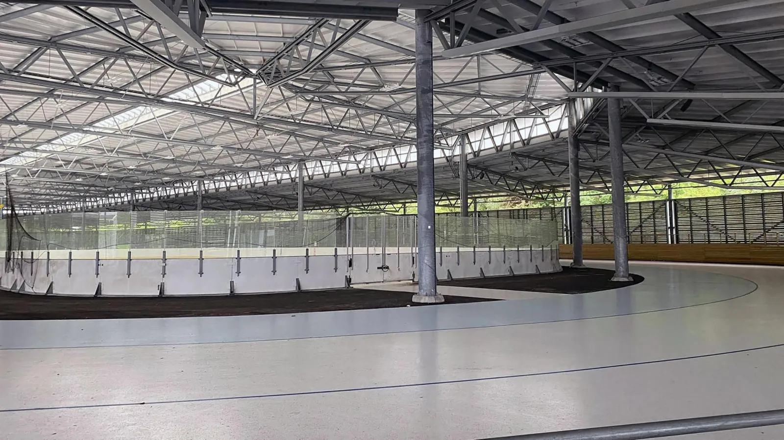 Ruddalens skrinnarhall: the 400 m oval and the inner rink, photographed before the ice was made — Ruddalens skrinnarhall