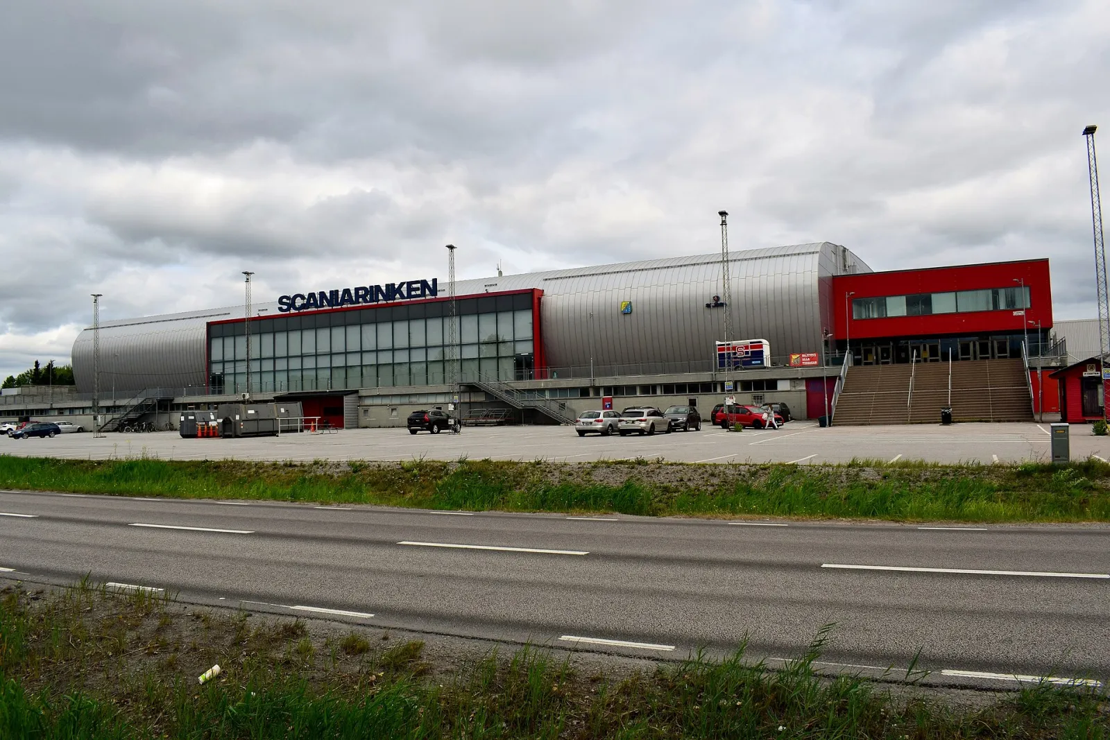 Scaniarinken, Södertälje, från Fritidsvägen – Scaniarinken