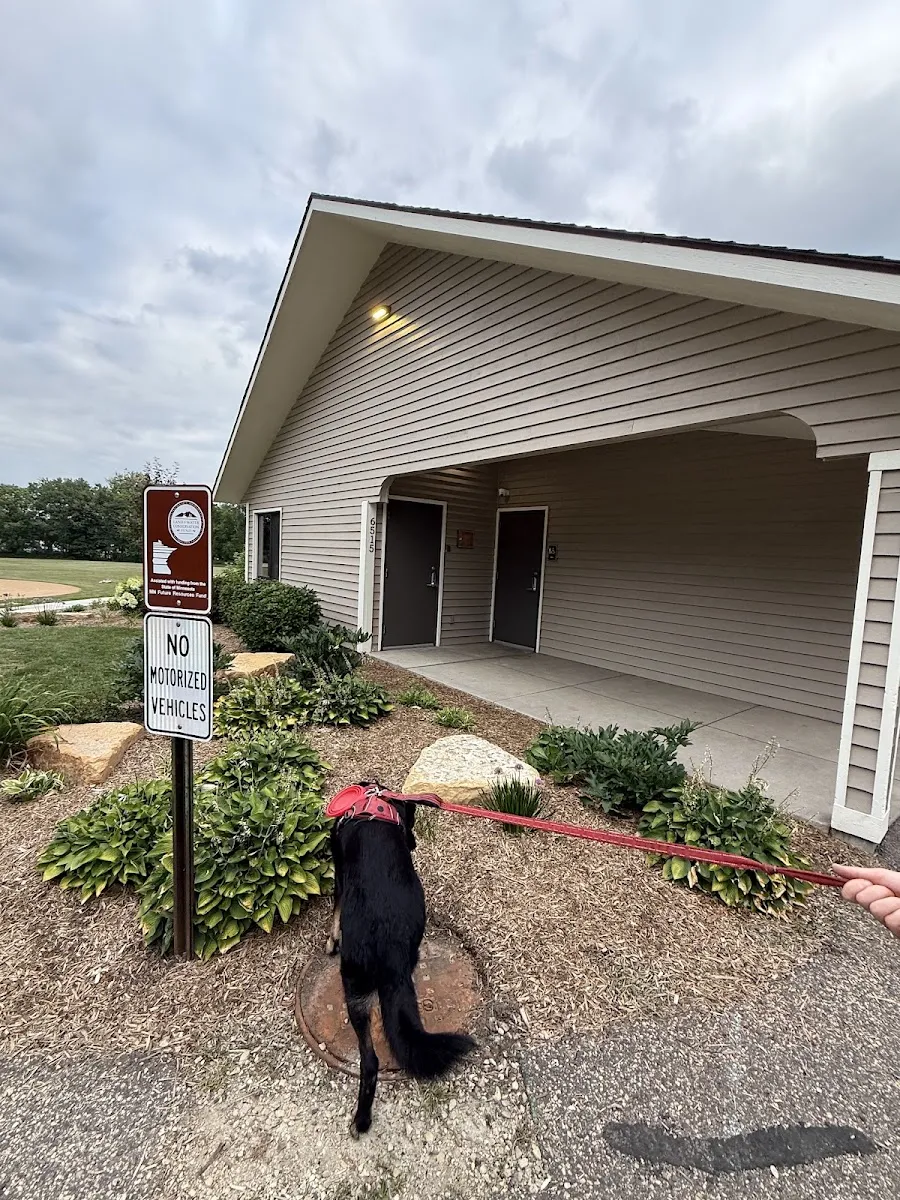 The outside of Shawnee Park Outdoor Rink, in a photo from its Google Maps listing. — Shawnee Park Outdoor Rink