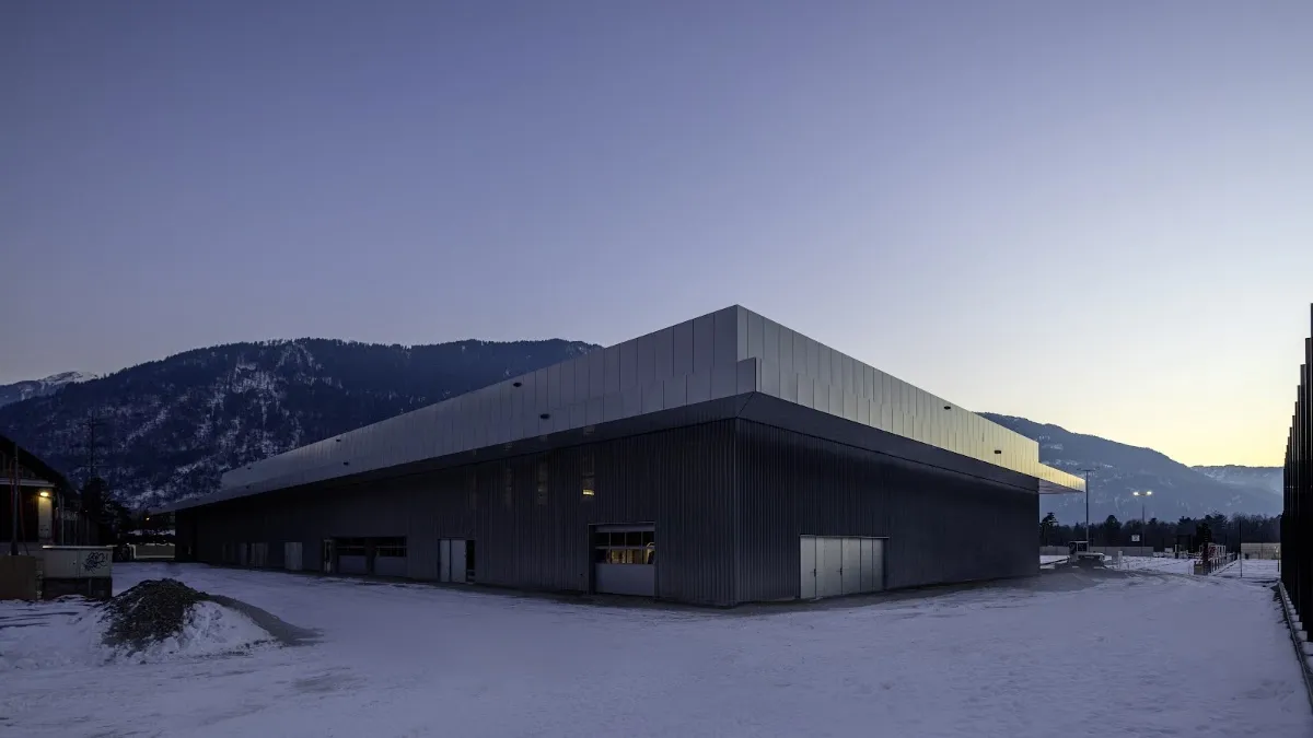 The Trainingseishalle Obere Au seen from outside in winter — Trainingseishalle Obere Au