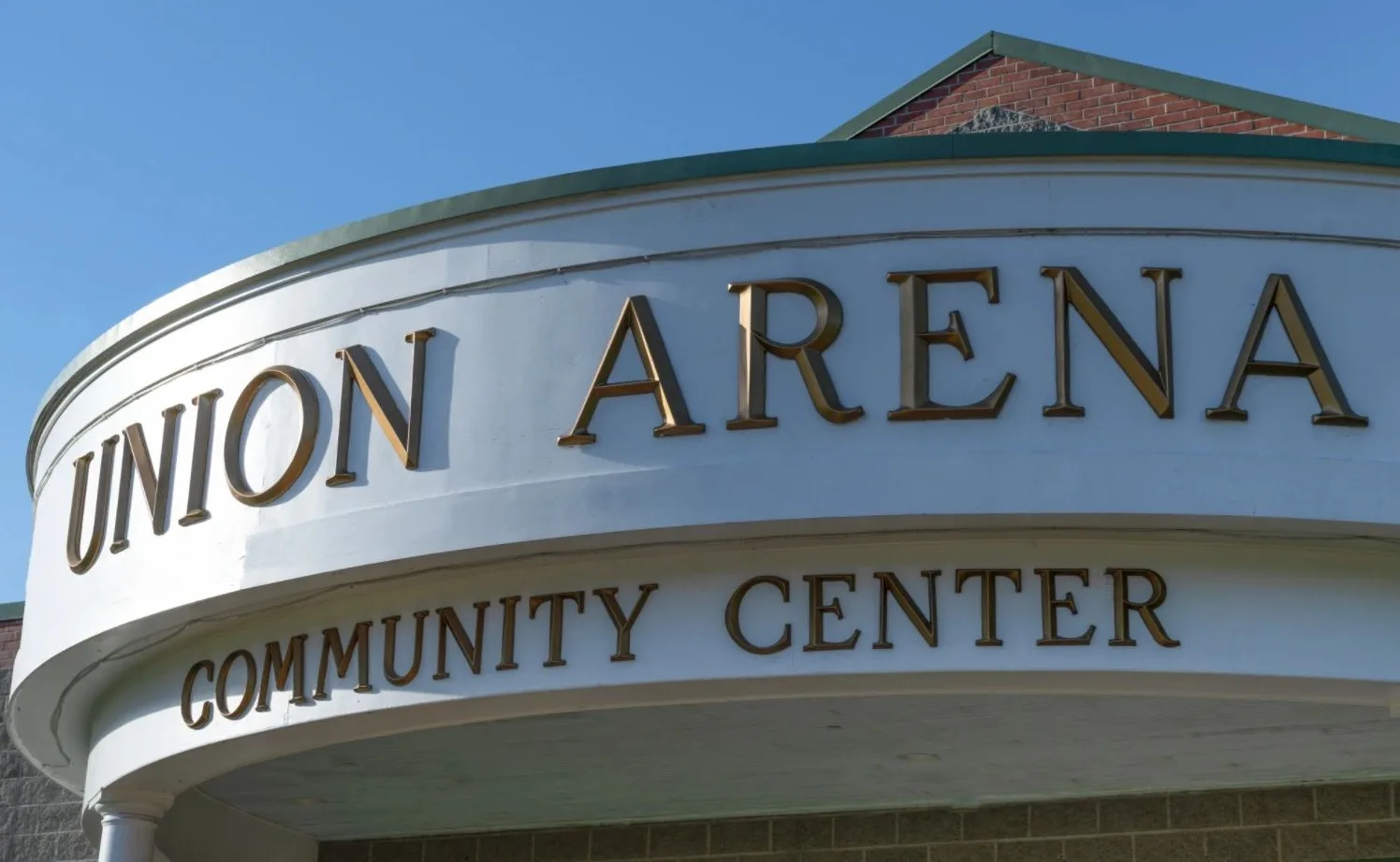 El letrero del Union Arena Community Center sobre la entrada, en Woodstock — Union Arena Community Center