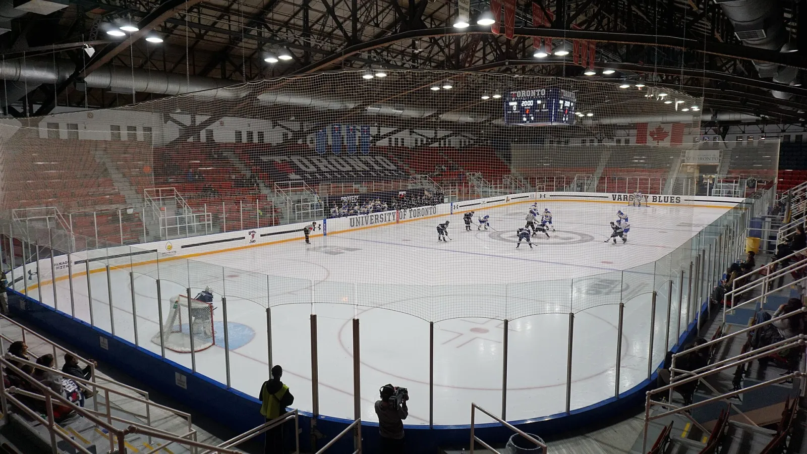 Hockey de los Varsity Blues en el hielo de Varsity Arena, en Toronto — Varsity Arena