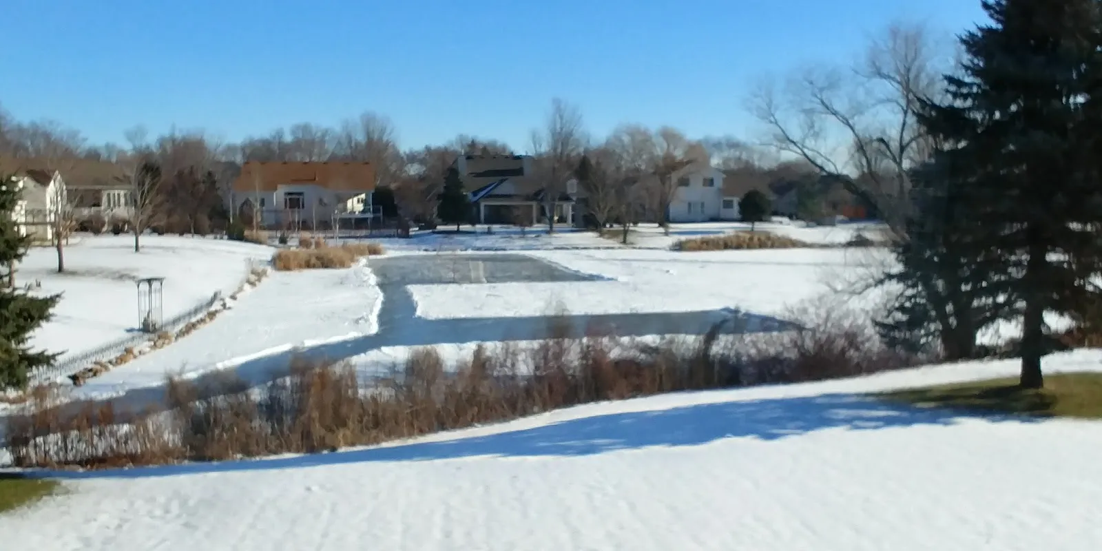 El hielo de Wallin Park Outdoor Rink, en una foto de su ficha de Google Maps. — Wallin Park Outdoor Rink