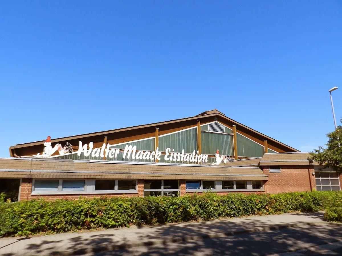 The Walter-Maack-Eisstadion in Adendorf with its lettering on the pitched roof. — Walter-Maack-Eisstadion