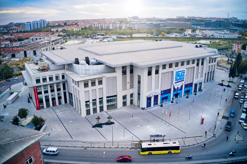 Aerial view of the Zeytinburnu Buz Adası building — Zeytinburnu Buz Adası