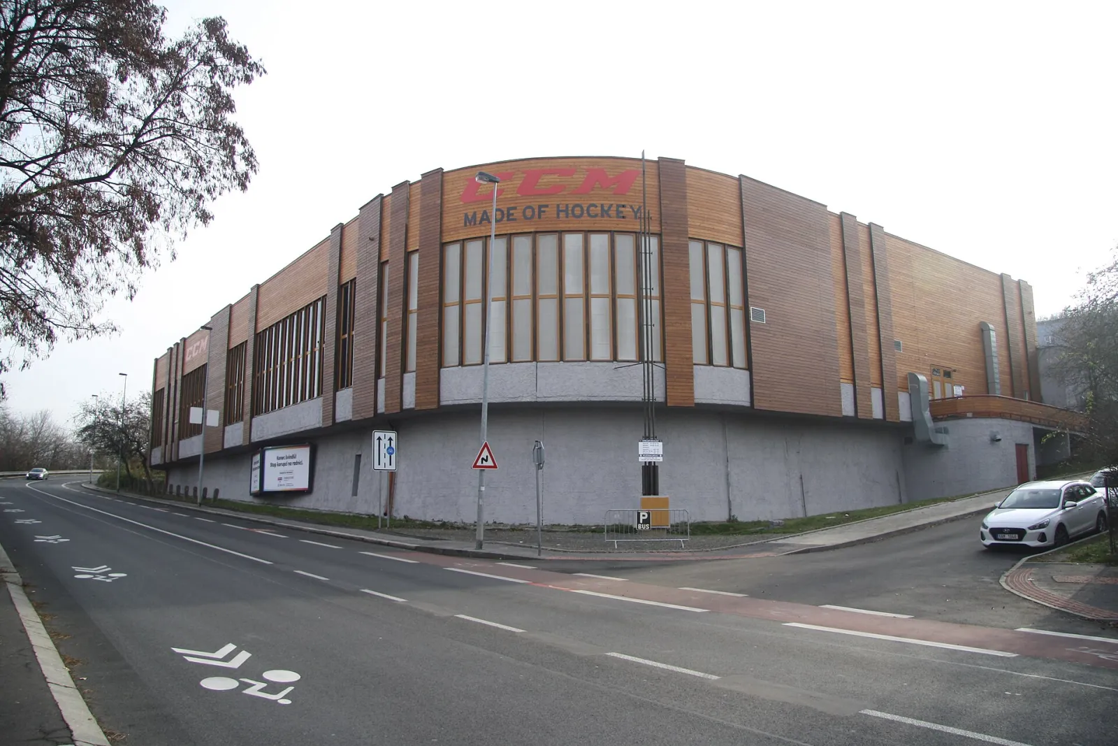 Zimní stadion Kobra in Braník seen from the street — Zimní stadion Kobra