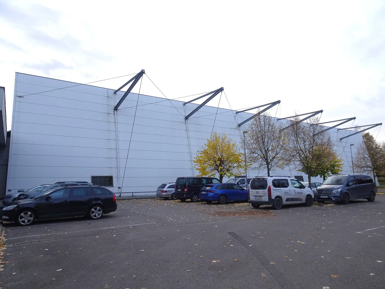 Side of the Zimní stadion in Roudnice nad Labem seen from its car park — Zimní stadion Roudnice nad Labem