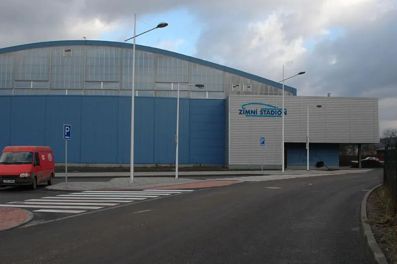 Budova zimního stadionu ve Valašském Meziříčí ve čtvrti Kouty – Zimní stadion Valašské Meziříčí
